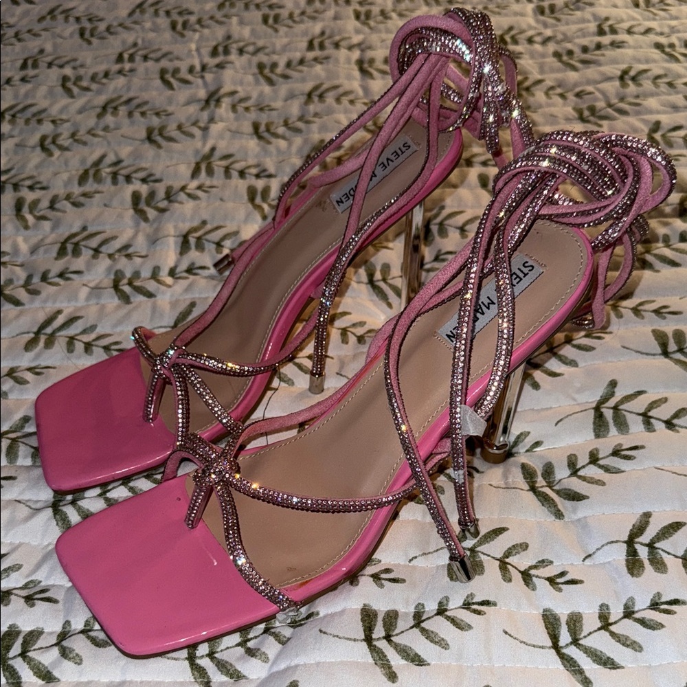CLEARANCE FINAL DISCOUNT Steve Madden Pink and Gold Strappy Heels